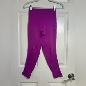 Lululemon Zone In Crop Ultra Violet Size‎ 4